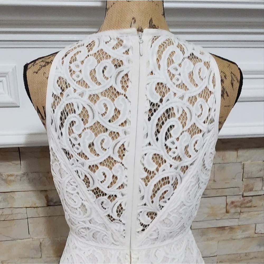 BCBGMAXAZRIA Ivory Sleeveless lace overlay sheer back‎ mini party dress size 8 - Picture 7 of 9